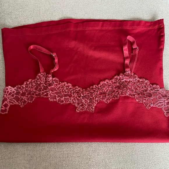 ❤️CLEO ❤️lace trim camisole in red . Beaded detail. Size XS. - Picture 4 of 7